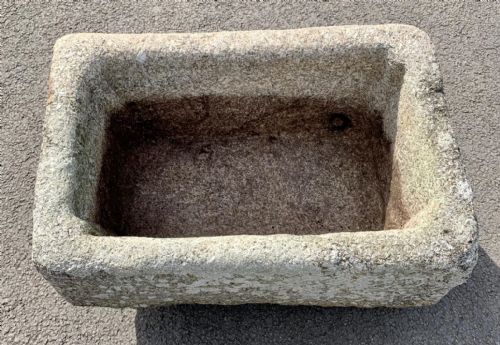 EARLY 19TH CENTURY CORNISH GRANITE TROUGH WITH UNUSUAL DRESSED CORNER SUPPORTS - ADDITIONAL PHOTO 3