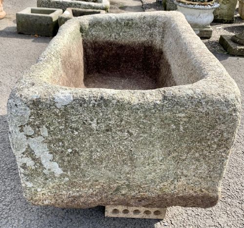 EARLY 19TH CENTURY CORNISH GRANITE TROUGH WITH UNUSUAL DRESSED CORNER SUPPORTS - ADDITIONAL PHOTO 7