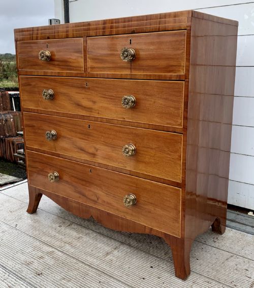 GEORGIAN MAHOGANY CHEST OF DRAWERS WITH BOXWOOD INLAY ORIGINAL BRASS HANDLES AND BRACKET FEET - ADDITIONAL PHOTO 3