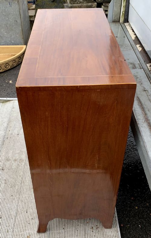 GEORGIAN MAHOGANY CHEST OF DRAWERS WITH BOXWOOD INLAY ORIGINAL BRASS HANDLES AND BRACKET FEET - ADDITIONAL PHOTO 4