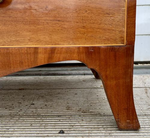 GEORGIAN MAHOGANY CHEST OF DRAWERS WITH BOXWOOD INLAY ORIGINAL BRASS HANDLES AND BRACKET FEET - ADDITIONAL PHOTO 7