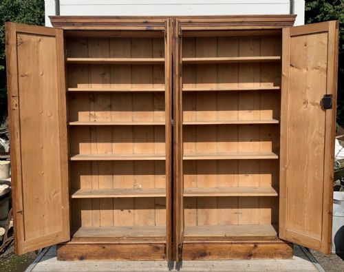 VICTORIAN PINE CHURCH BIBLE OR PRAYER BOOK 4 DOOR CUPBOARD - ADDITIONAL PHOTO 3
