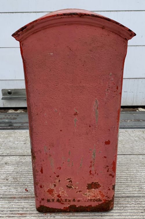 AN ORIGINAL GEORGE VI CAST IRON POST BOX WITH ORIGINAL ENAMEL COLLECTION PLATE - ADDITIONAL PHOTO 8