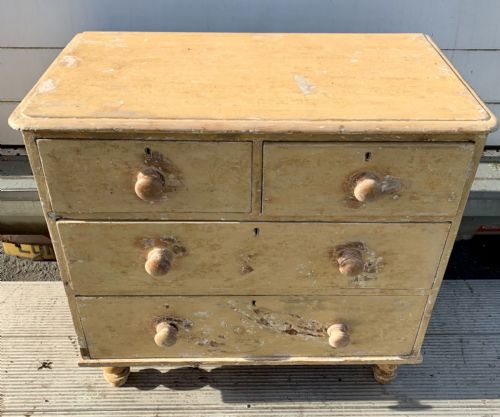 VICTORIAN PINE CHEST OF DRAWERS DRY SCRAPED BACK TO ORIGINAL COLOUR AND WITH ORIGINAL TURNED KNOBS AND FEET - ADDITIONAL PHOTO 1