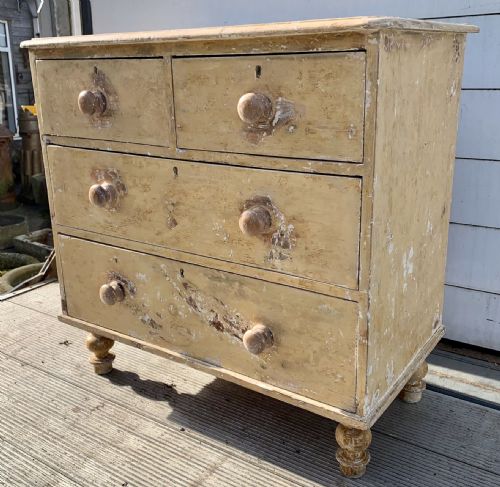 VICTORIAN PINE CHEST OF DRAWERS DRY SCRAPED BACK TO ORIGINAL COLOUR AND WITH ORIGINAL TURNED KNOBS AND FEET - ADDITIONAL PHOTO 2