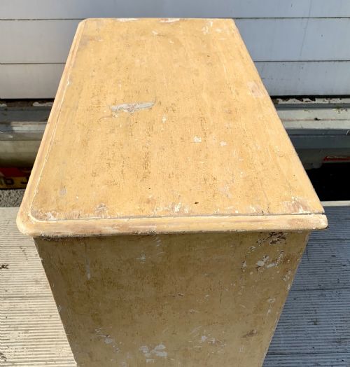 VICTORIAN PINE CHEST OF DRAWERS DRY SCRAPED BACK TO ORIGINAL COLOUR AND WITH ORIGINAL TURNED KNOBS AND FEET - ADDITIONAL PHOTO 4