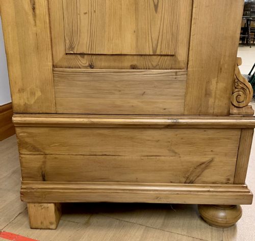 19TH CENTURY EAST EUROPEAN PINE KNOCK DOWN WARDROBE - ADDITIONAL PHOTO 8