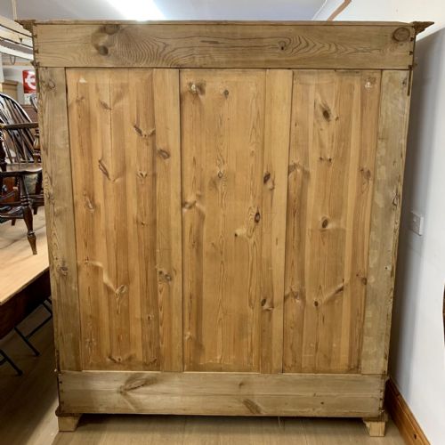 19TH CENTURY EAST EUROPEAN PINE KNOCK DOWN WARDROBE - ADDITIONAL PHOTO 10