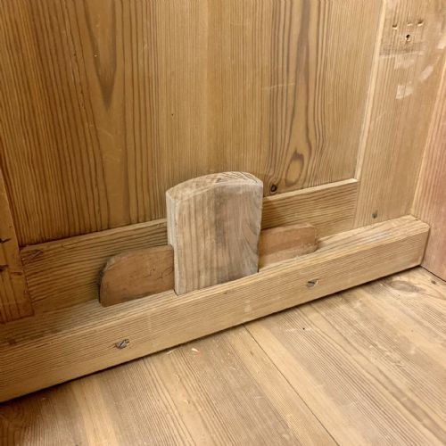 19TH CENTURY EAST EUROPEAN PINE KNOCK DOWN WARDROBE - ADDITIONAL PHOTO 12