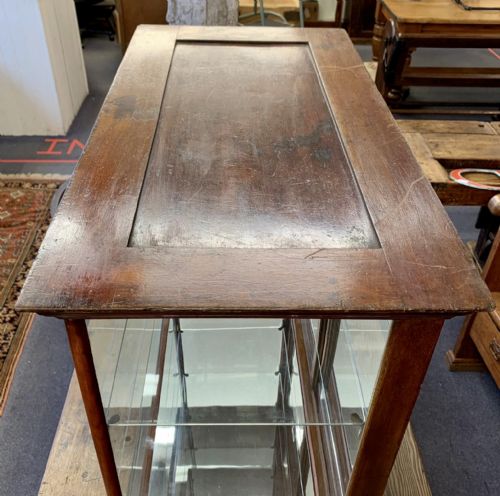 CIRCA 1900 MAHOGANY GLASS SHOP DISPLAY CABINET WITH CADBURY'S CHOCOLATE INSCRIBED TO BASE - ADDITIONAL PHOTO 5