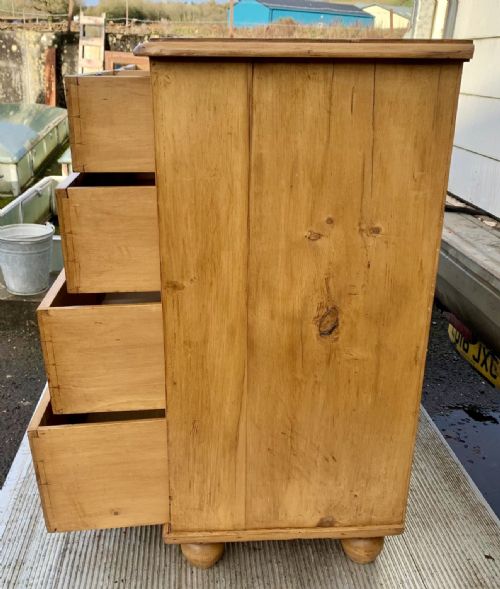 VICTORIAN PINE CHEST OF DRAWERS WITH 3 LONG AND 2 SHORT DRAWERS - ADDITIONAL PHOTO 6