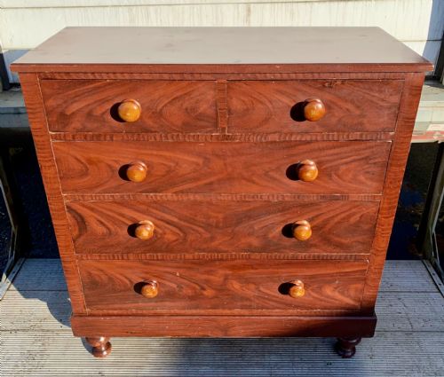 VICTORIAN PINE CHEST OF DRAWERS WITH ORIGINAL TURNED KNOBS AND FEET - ADDITIONAL PHOTO 1
