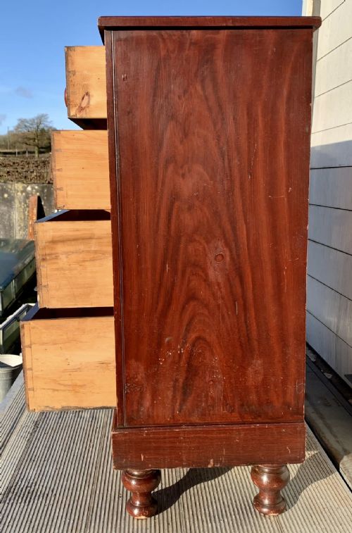 VICTORIAN PINE CHEST OF DRAWERS WITH ORIGINAL TURNED KNOBS AND FEET - ADDITIONAL PHOTO 5