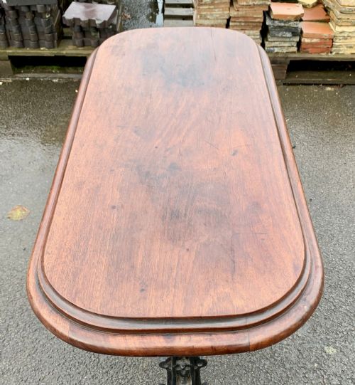 VICTORIAN CAST IRON PUB TABLE WITH ORIGINAL MAHOGANY TOP - ADDITIONAL PHOTO 4