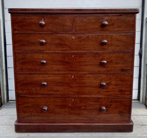 victorian mahogany chest of drawers with original turned knobs - CATEGORY: ANTIQUE CHEST OF DRAWERS - DATED VICTORIAN