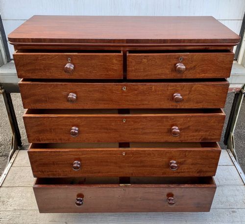 VICTORIAN MAHOGANY CHEST OF DRAWERS WITH ORIGINAL TURNED KNOBS - ADDITIONAL PHOTO 1