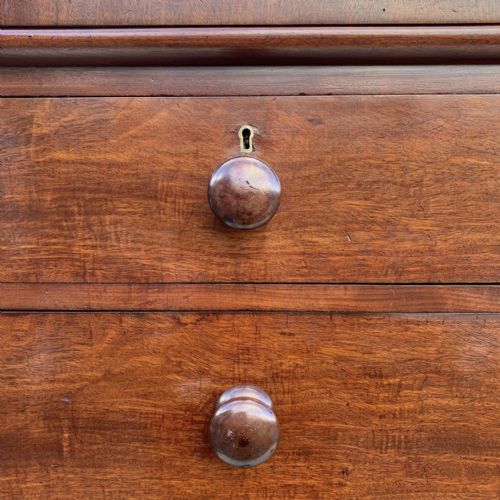 VICTORIAN MAHOGANY CHEST OF DRAWERS WITH ORIGINAL TURNED KNOBS - ADDITIONAL PHOTO 2