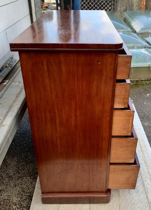 VICTORIAN MAHOGANY CHEST OF DRAWERS WITH ORIGINAL TURNED KNOBS - ADDITIONAL PHOTO 4