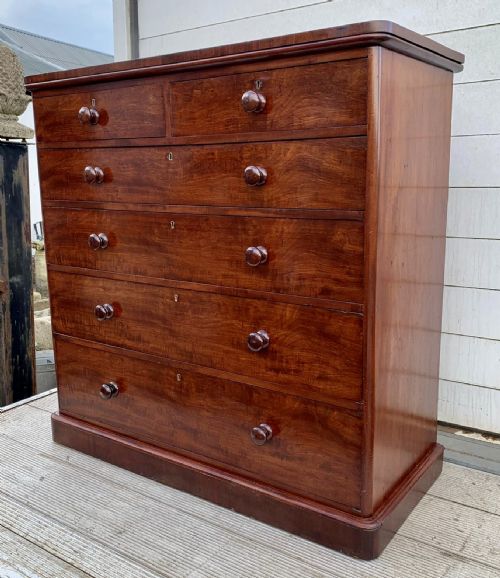 VICTORIAN MAHOGANY CHEST OF DRAWERS WITH ORIGINAL TURNED KNOBS - ADDITIONAL PHOTO 8