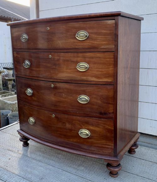 CIRCA 1850 MAHOGANY BOW FRONT CHEST OF DRAWERS - ADDITIONAL PHOTO 8