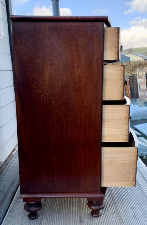CIRCA 1850 MAHOGANY BOW FRONT CHEST OF DRAWERS - ADDITIONAL PHOTO 10