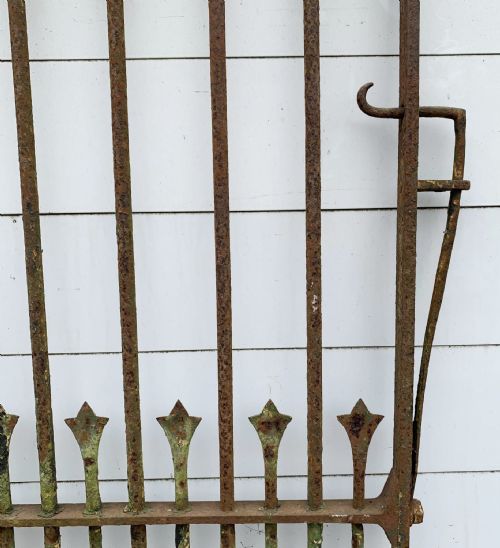 VICTORIAN WROUGHT IRON BLACKSMITH MADE ESTATE GATE - ADDITIONAL PHOTO 3