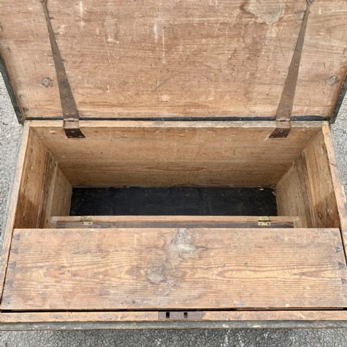 CIRCA 1880 PINE CARPENTERS TOOL BOX IN ORIGINAL GREEN PAINT - ADDITIONAL PHOTO 6