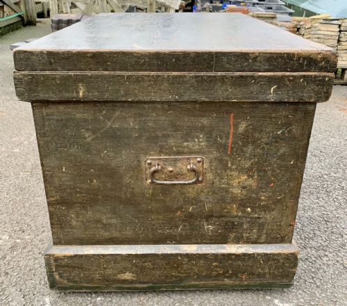 CIRCA 1880 PINE CARPENTERS TOOL BOX IN ORIGINAL GREEN PAINT - ADDITIONAL PHOTO 10