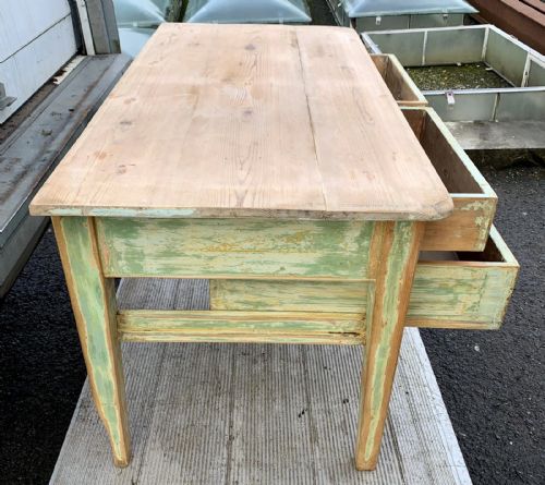 LATE VICTORIAN PINE BAKERS TABLE KITCHEN ISLAND WITH LAYERS OF OLD PAINT - ADDITIONAL PHOTO 4