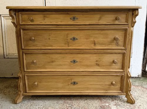 19th century east european 4 drawer chest - CATEGORY: ANTIQUE CHEST OF DRAWERS - DATED 19TH CENTURY