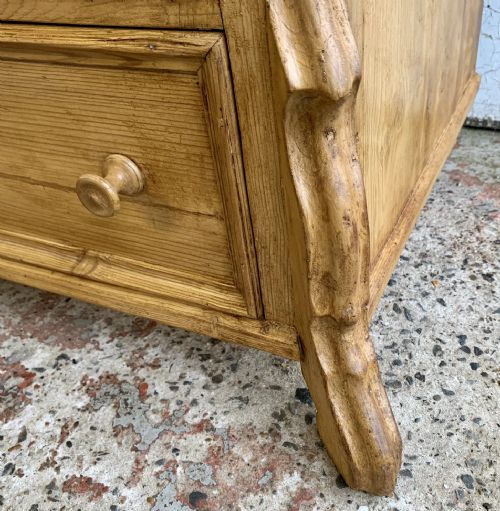 19TH CENTURY EAST EUROPEAN 4 DRAWER CHEST - ADDITIONAL PHOTO 3