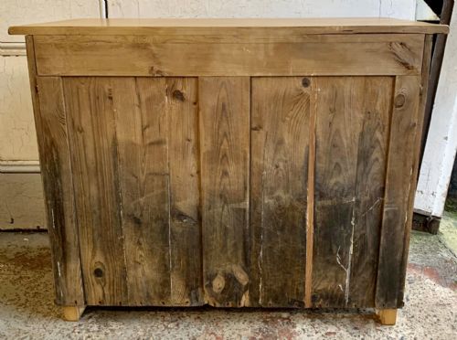 19TH CENTURY EAST EUROPEAN 4 DRAWER CHEST - ADDITIONAL PHOTO 8