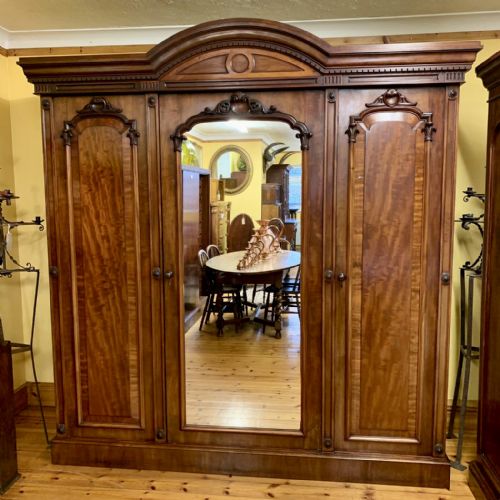 victorian triple door mahogany wardrobe - CATEGORY: ANTIQUE WARDROBES - DATED VICTORIAN
