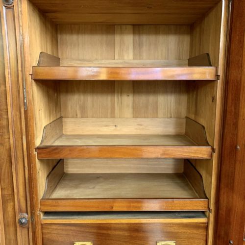 VICTORIAN TRIPLE DOOR MAHOGANY WARDROBE - ADDITIONAL PHOTO 5