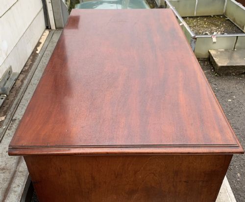 VICTORIAN MAHOGANY CHEST OF DRAWERS WITH ORIGINAL TURNED KNOBS AND FEET - ADDITIONAL PHOTO 2