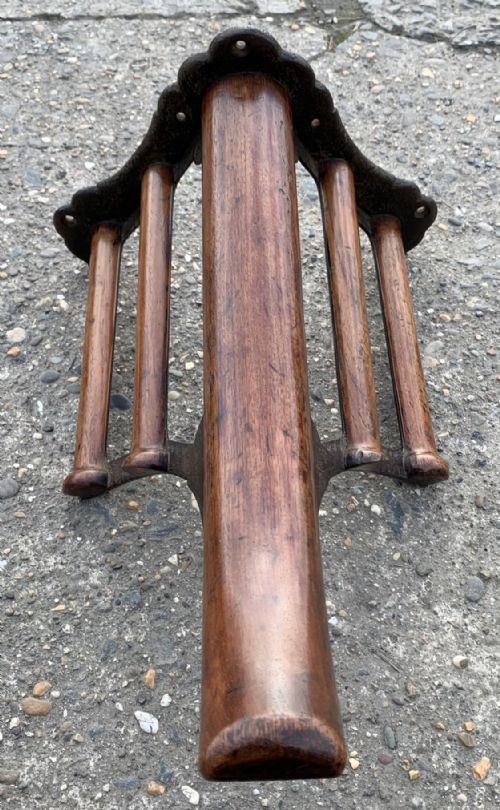 victorian saddle rack made by musgrave of belfast - CATEGORY: ANTIQUE MISCELLANEOUS - DATED VICTORIAN