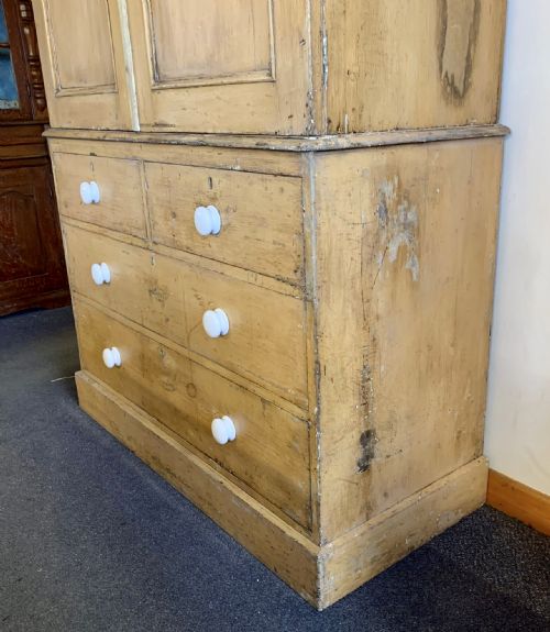 VICTORIAN PAINTED PINE LINEN PRESS WITH ORIGINAL PAINT - ADDITIONAL PHOTO 10