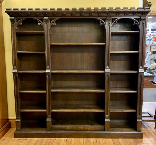 victorian oak gothic bookcase with adjustable shelves - CATEGORY: ANTIQUE BOOKCASES - DATED VICTORIAN