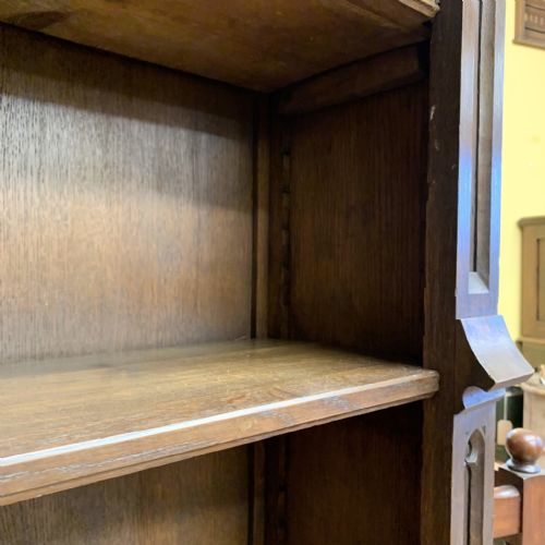 VICTORIAN OAK GOTHIC BOOKCASE WITH ADJUSTABLE SHELVES - ADDITIONAL PHOTO 6