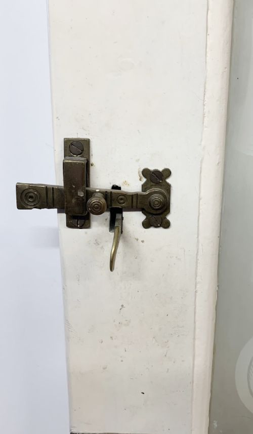CIRCA 1900 PINE DOOR WITH ACID ETCHED GLASS PANEL SMOKE ROOM TAP ROOM - ADDITIONAL PHOTO 5