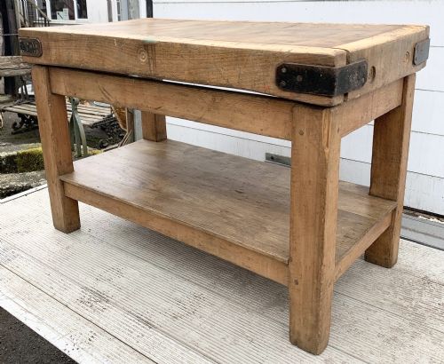 CIRCA 1920 BUTCHERS BLOCK ON ORIGINAL STAND - ADDITIONAL PHOTO 5