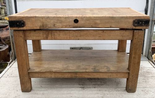 CIRCA 1920 BUTCHERS BLOCK ON ORIGINAL STAND - ADDITIONAL PHOTO 7