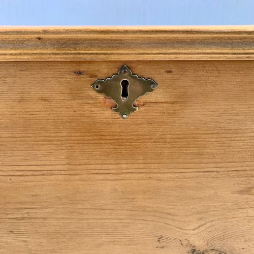 VICTORIAN PINE BLANKET BOX WITH INTERNAL CANDLE BOX AND DRAWER - ADDITIONAL PHOTO 5