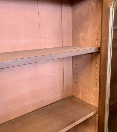 VICTORIAN MAHOGANY GLAZED 2 DOOR BOOKCASE WITH 2 ADJUSTABLE SHELVES AND COMPLETE WITH LOCK AND KEY - ADDITIONAL PHOTO 4