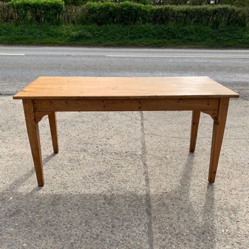 circa 1900 pine kitchen table - CATEGORY: ANTIQUE TABLES - DATED 1900