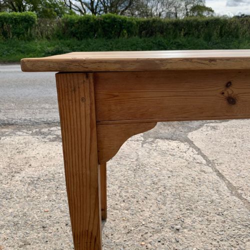 CIRCA 1900 PINE KITCHEN TABLE - ADDITIONAL PHOTO 2