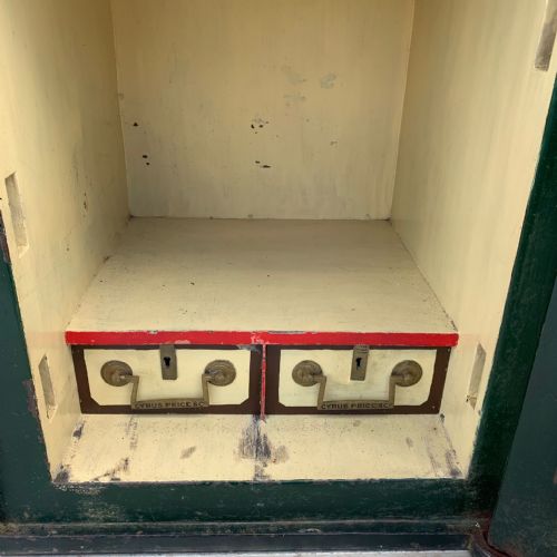 C1900 CYRUS PRICE CO LTD SAFE WITH 2 ORIGINAL KEYS - ADDITIONAL PHOTO 3