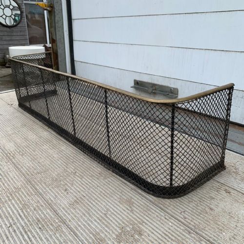 VICTORIAN BRASS IRON FENDER FIRE GUARD - ADDITIONAL PHOTO 2