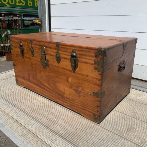 19TH CENTURY CAMPHOR WOOD TRUNK WITH 3 INTERNAL DRAWERS RESERVED - ADDITIONAL PHOTO 1