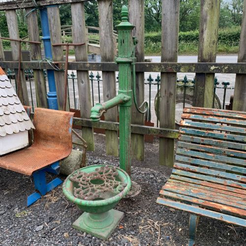 19TH CENTURY CAST IRON VILLAGE WATER PUMP - ADDITIONAL PHOTO 6